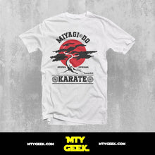 Load image into Gallery viewer, Playera Cobra Kai Mod. Miyagi Do Karate Kit Unisex
