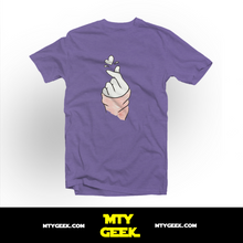 Load image into Gallery viewer, Playera Mod. Hand #KPopShirts
