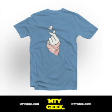 Load image into Gallery viewer, Playera Mod. Hand #KPopShirts
