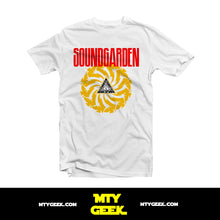 Load image into Gallery viewer, Playera Soundgarden - Mod. Badmotorfinger Retro Unisex
