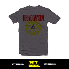 Load image into Gallery viewer, Playera Soundgarden - Mod. Badmotorfinger Retro Unisex
